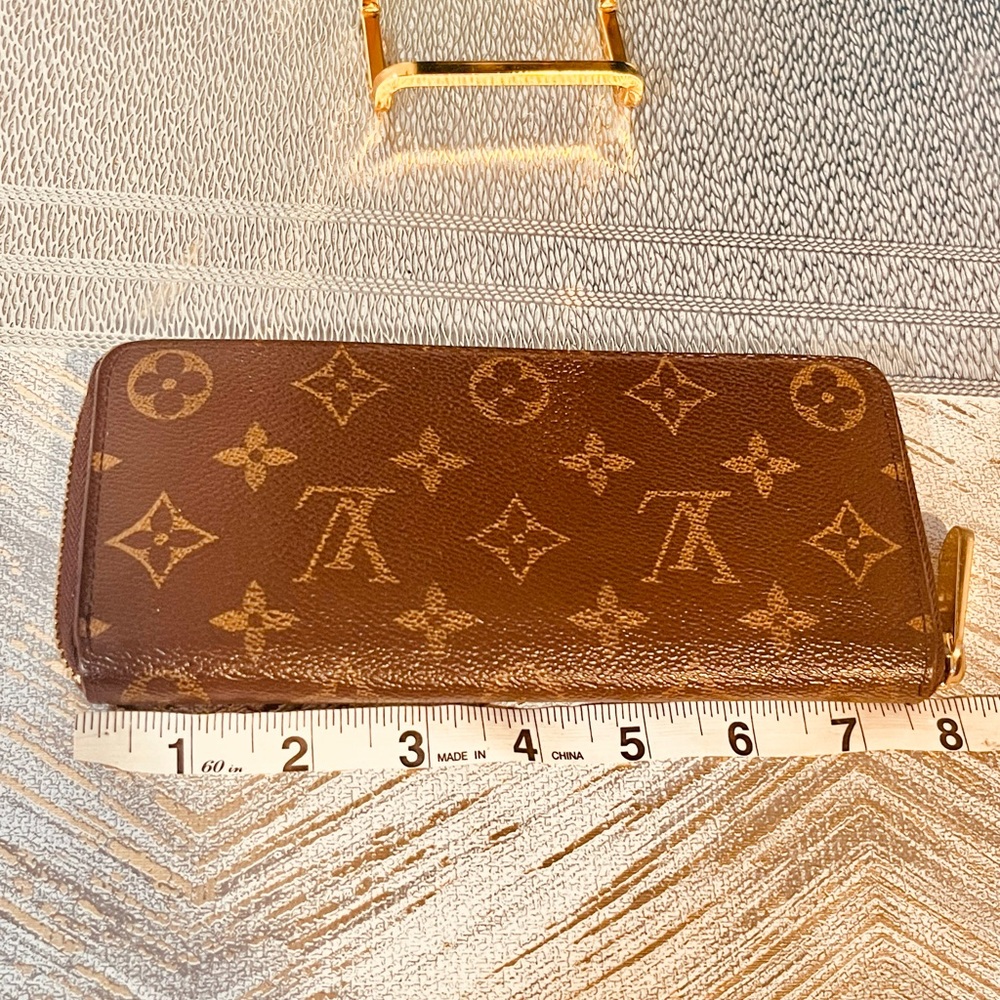 Louis Vuitton Monogram long zippy Wallet - Picture 13 of 15